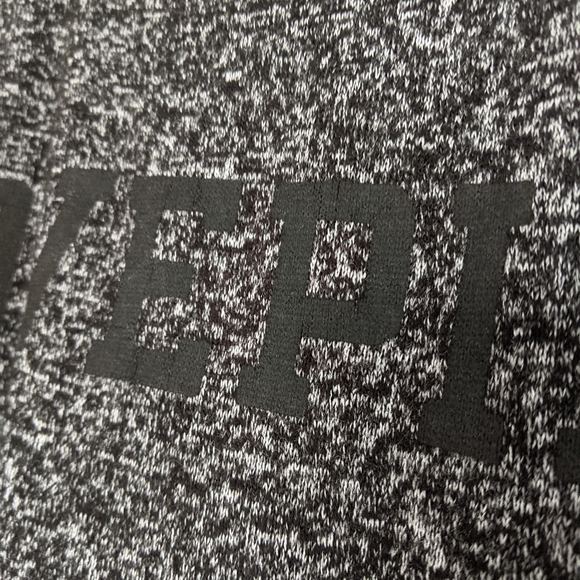 Lightweight VS PINK lounge wear top - Picture 4 of 12